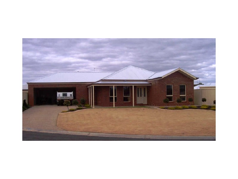 2 Fiona Drive, Gol Gol NSW 2738