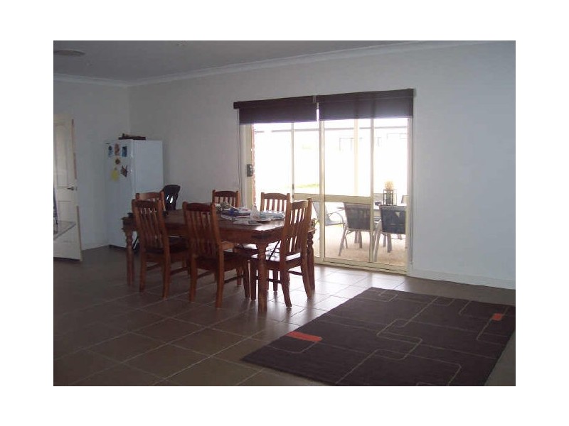 2 Fiona Drive, Gol Gol NSW 2738