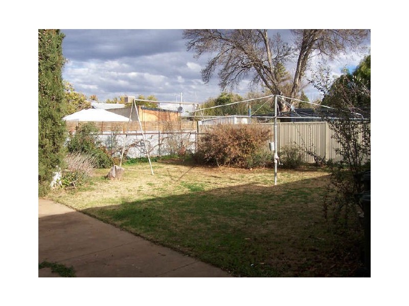 8 Logan Avenue, Mildura VIC 3500