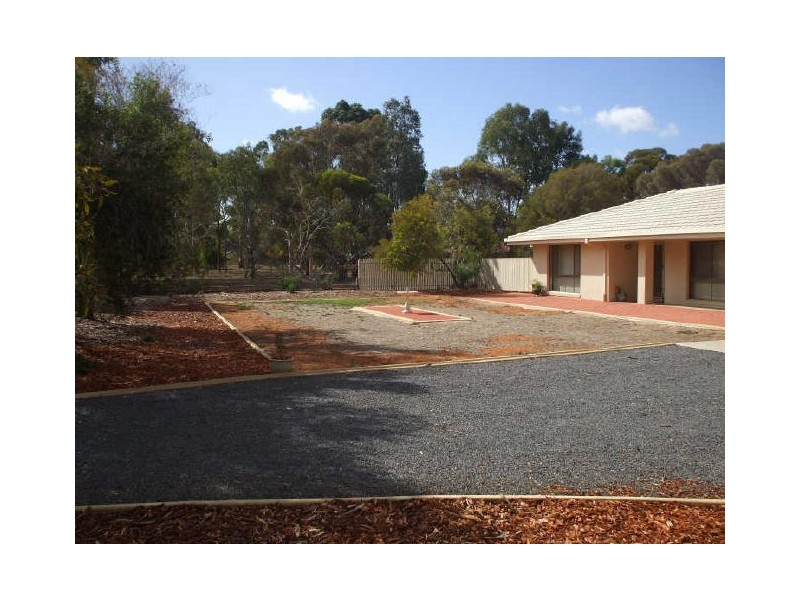 82-84 Flora Avenue, Mildura VIC 3500