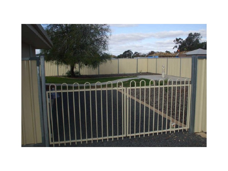 82-84 Flora Avenue, Mildura VIC 3500