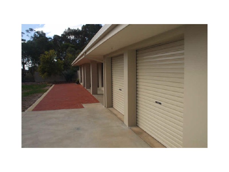 82-84 Flora Avenue, Mildura VIC 3500