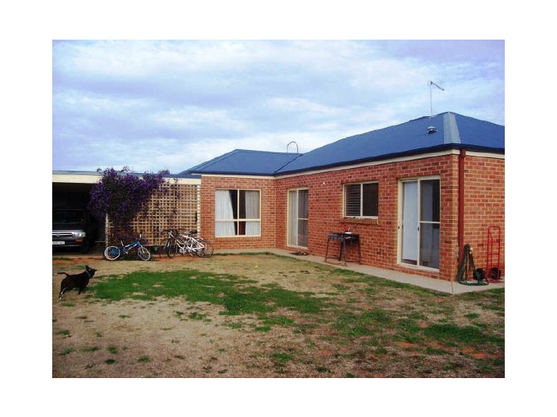 30 Midway Drive, Buronga NSW 2739