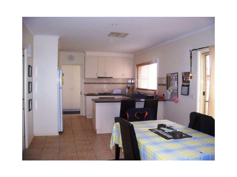 30 Midway Drive, Buronga NSW 2739