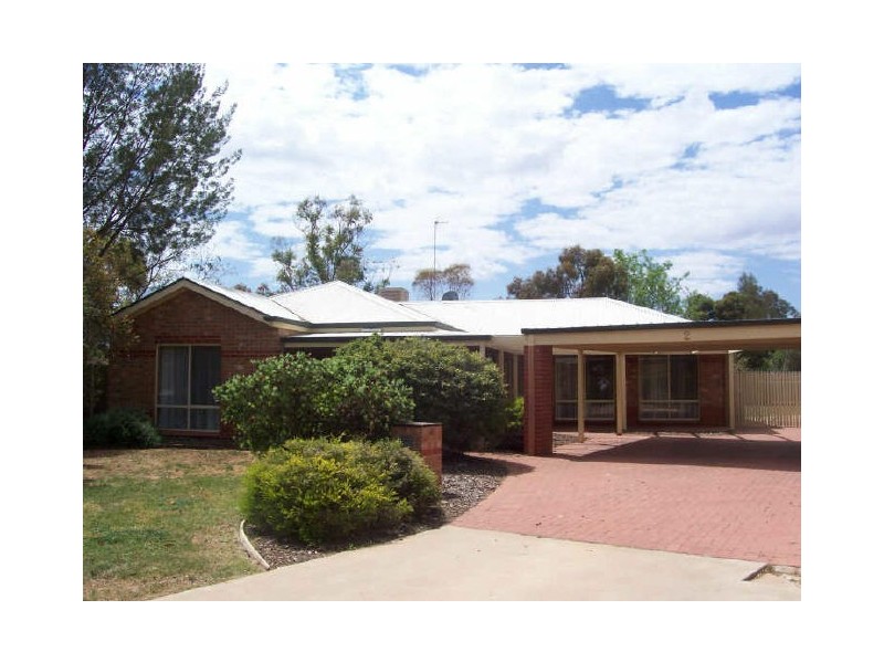 2 Coonawarra Close, Mildura VIC 3500