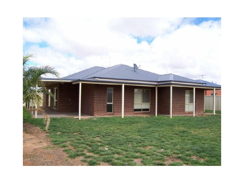 28 Bene Vista Boulevard, Mildura VIC 3500