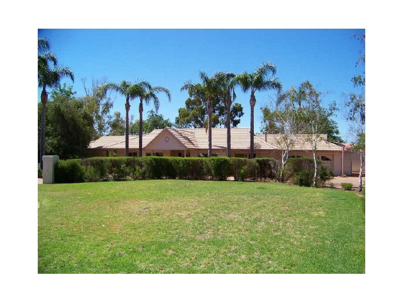 6 High View Court, Irymple VIC 3498