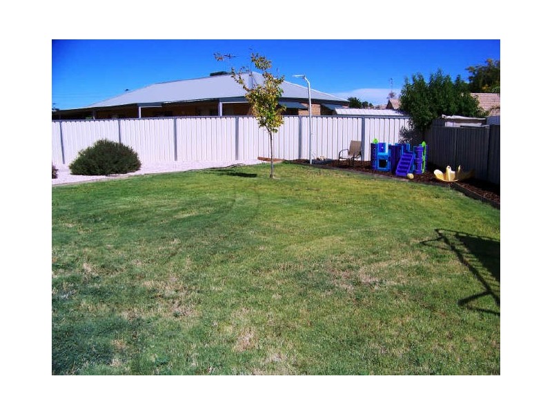 4 Isabelle Court, Mildura VIC 3500