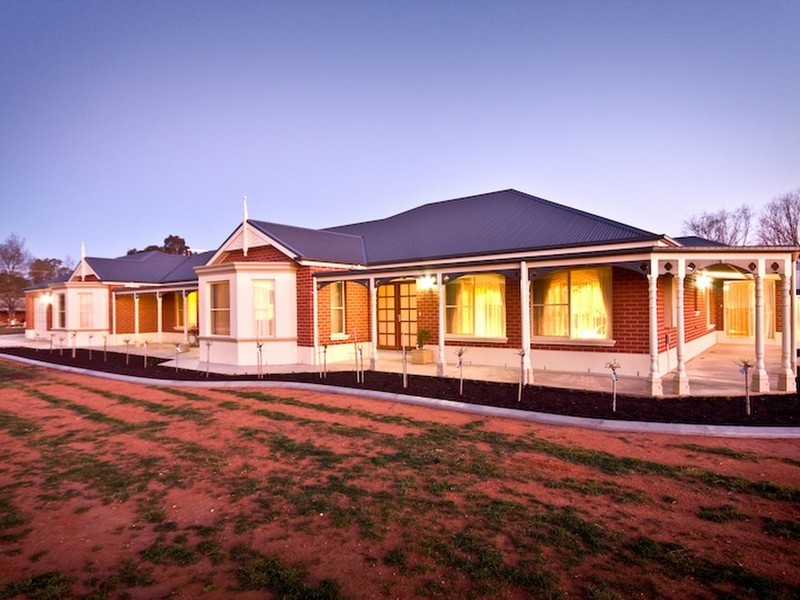 710 Cureton Avenue, Nichols Point VIC 3501