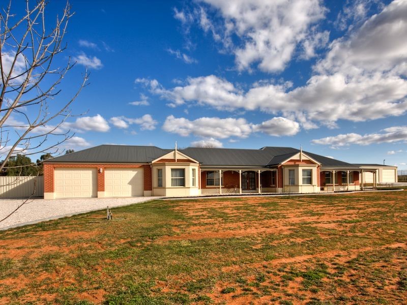 710 Cureton Avenue, Nichols Point VIC 3501