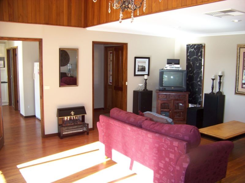 79 McEdward Street, Birdwoodton VIC 3505