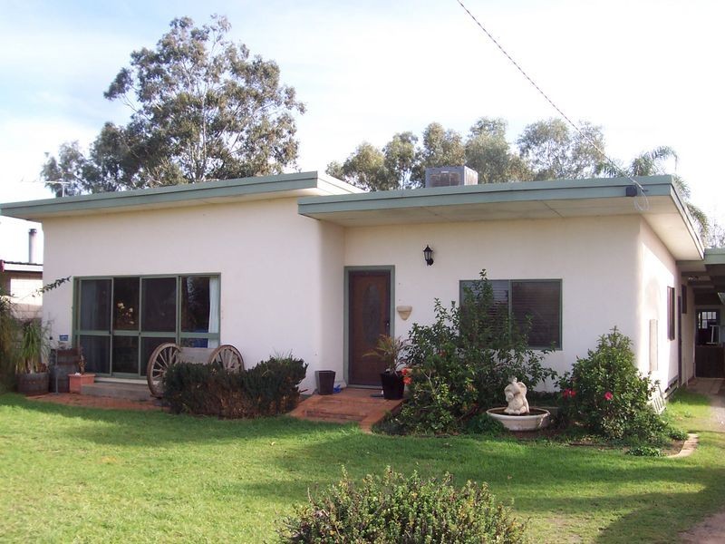 211 Sandilong Avenue, Nichols Point VIC 3501