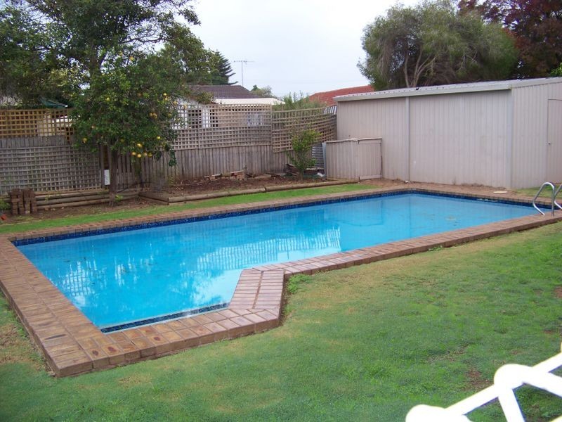 16 Euneva Drive, Mildura VIC 3500