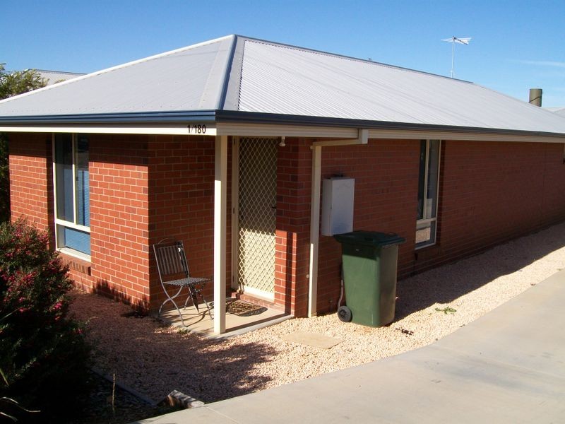 1/180 Pitman Avenue, Buronga NSW 2739