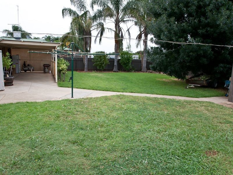 40 Crane Dve, Buronga NSW 2739