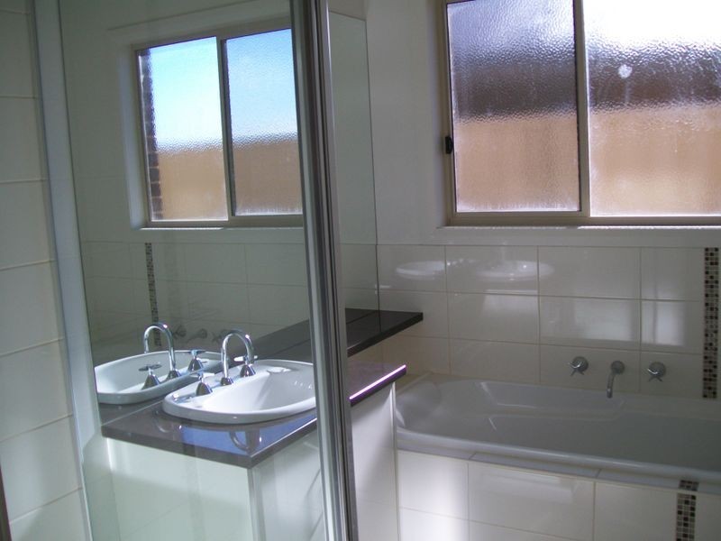 16 Heidi Court, Mildura VIC 3500