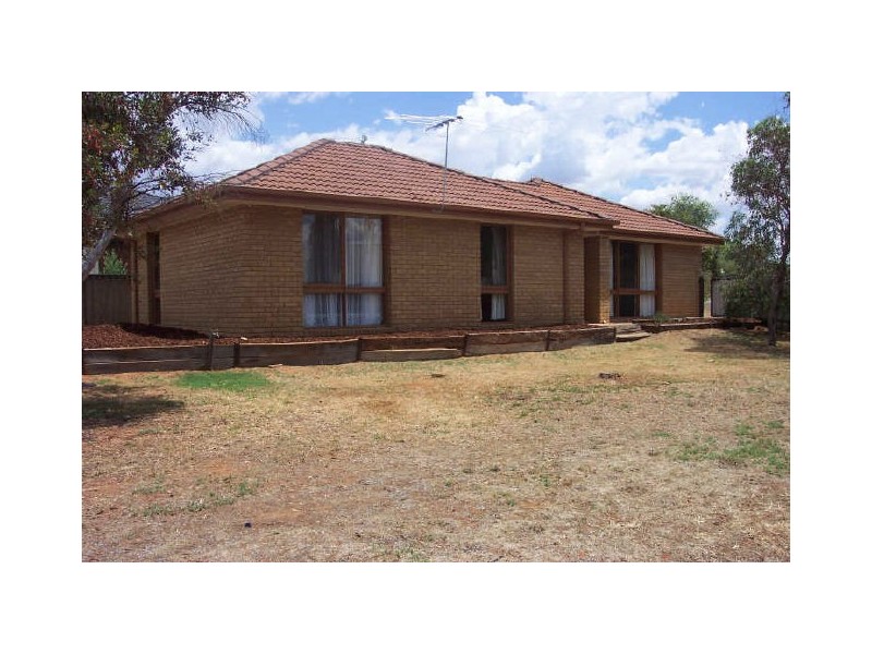 8 Crane Drive, Buronga NSW 2739