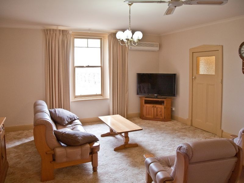 68 Sixth Street, Birdwoodton VIC 3505