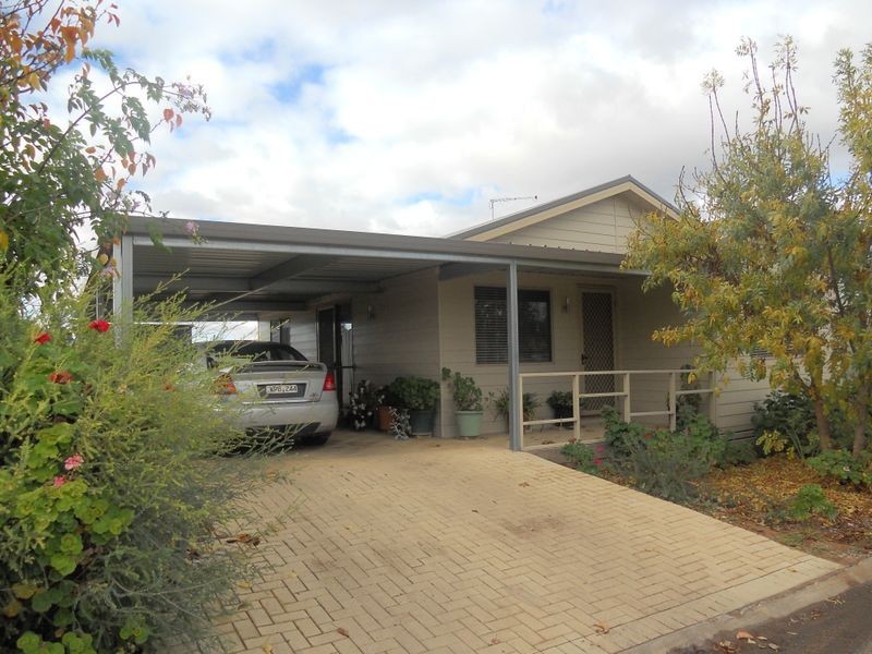 Unit 13 Sun City Residential Park, Mildura VIC 3500