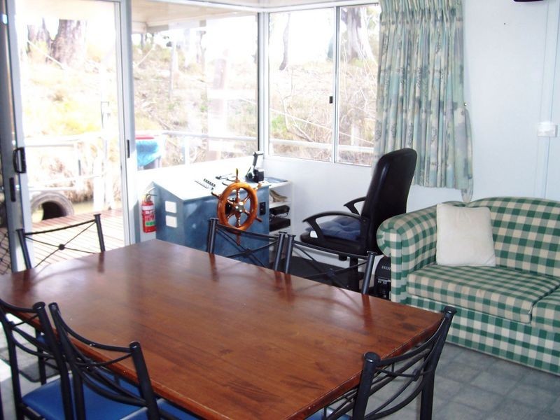 House Boat Murray River, Mildura VIC 3500