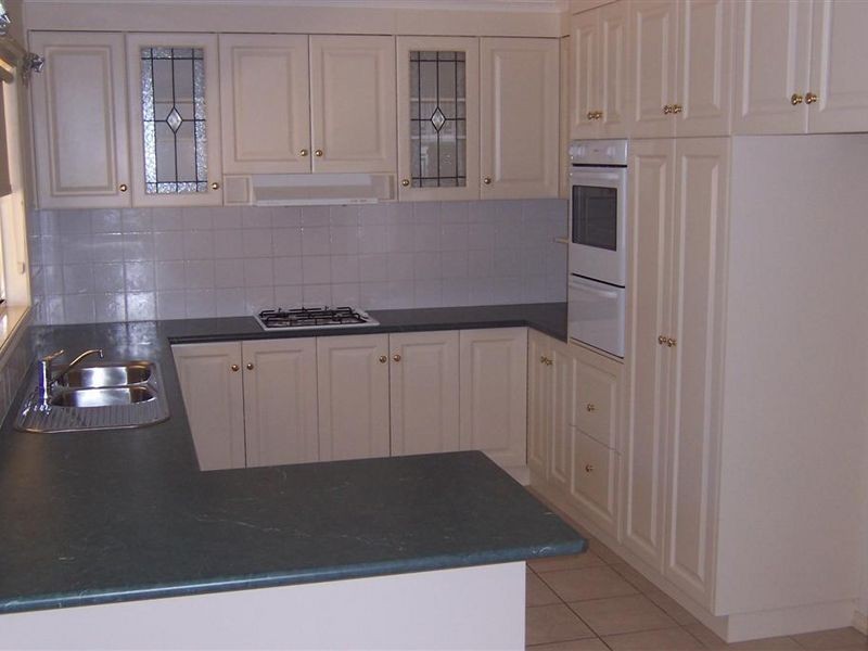 8 Balmoral Place, Mildura VIC 3500