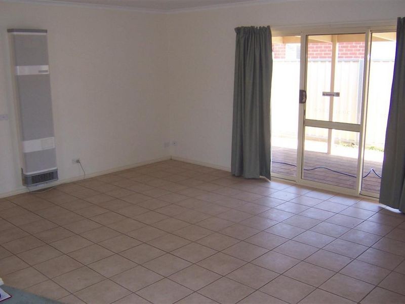 8 Balmoral Place, Mildura VIC 3500