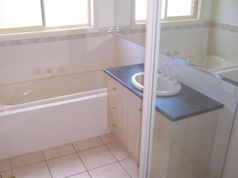 8 Balmoral Place, Mildura VIC 3500