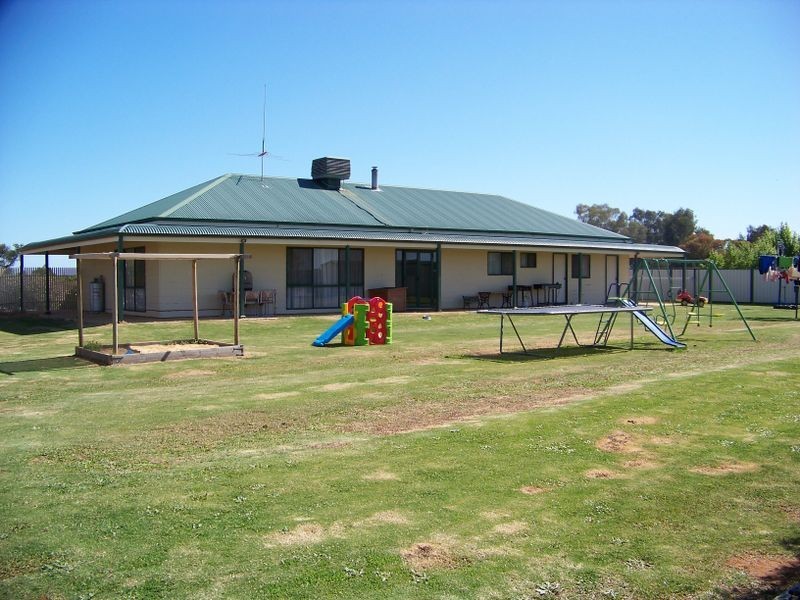 553 Channel Rd ( btwn 5th & 6th Sts), Merbein VIC 3505