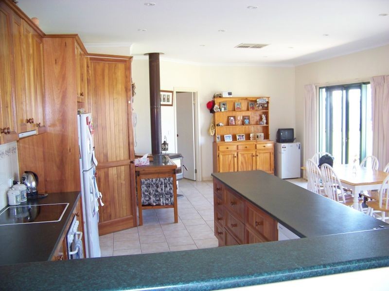 553 Channel Rd ( btwn 5th & 6th Sts), Merbein VIC 3505