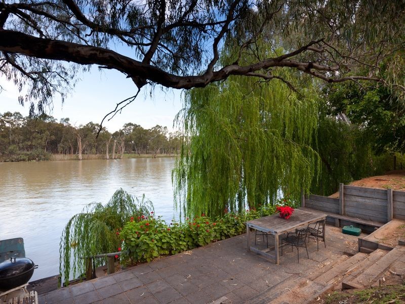 8 River Drive, Buronga NSW 2739