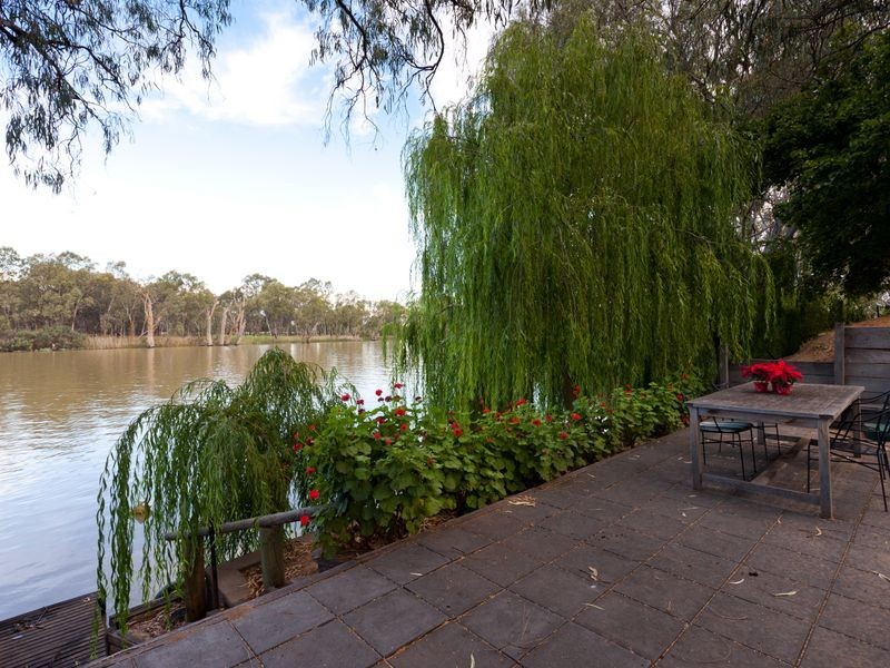 8 River Drive, Buronga NSW 2739