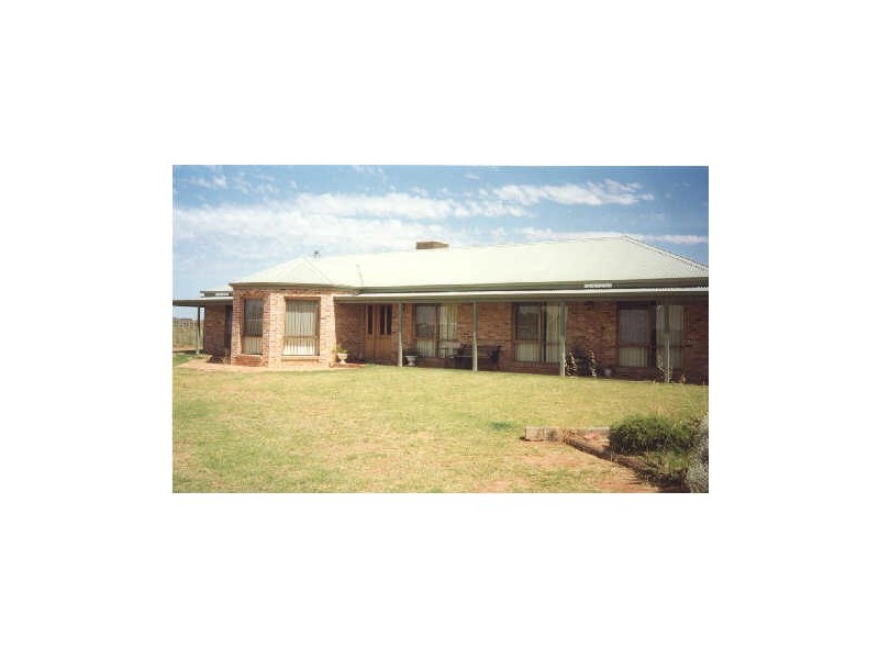 10 Mena Road, Cabarita VIC 3505