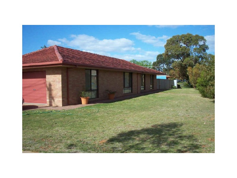 8 Hampton Court, Red Cliffs VIC 3496