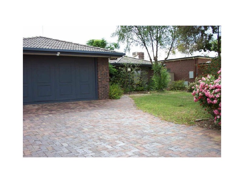 8 Yanina Close, Mildura VIC 3500