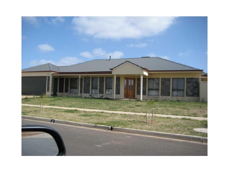 2 Canterbury Drive, Mildura VIC 3500