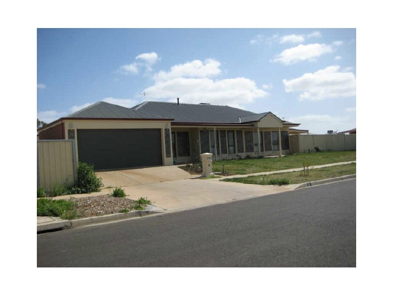 2 Canterbury Drive, Mildura VIC 3500