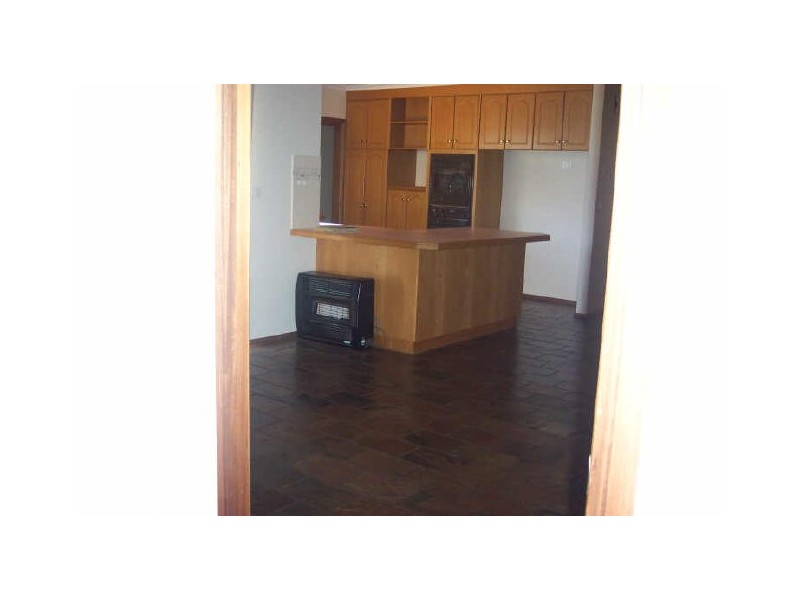 4 Meadow Grove, Mildura VIC 3500