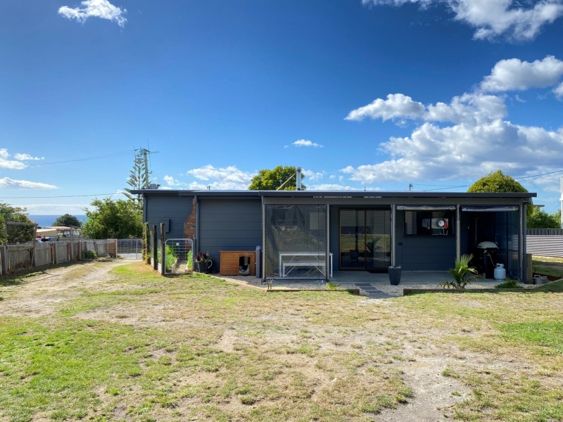 8 Pringle Street, Scamander TAS 7215