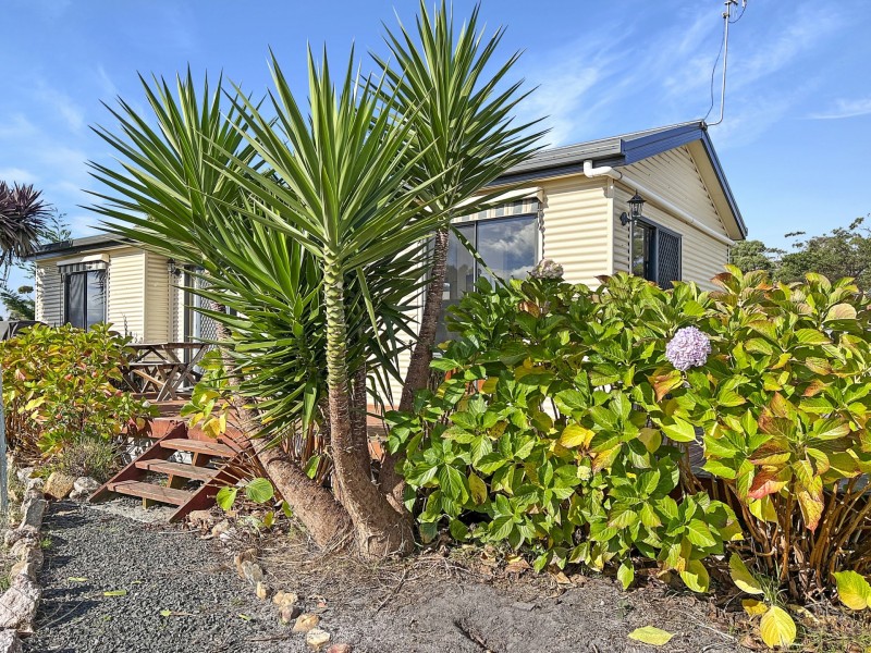 6 Barnett Close, Binalong Bay TAS 7216