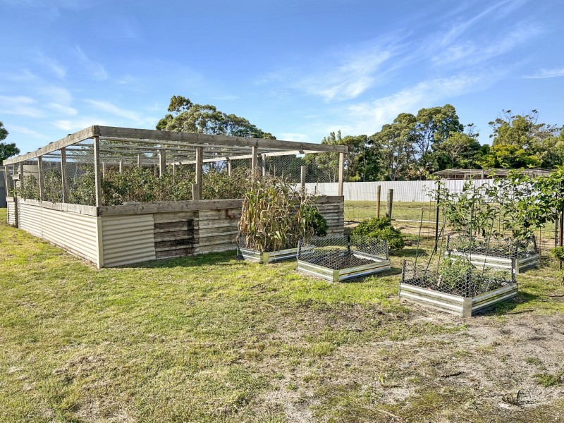 6 Barnett Close, Binalong Bay TAS 7216