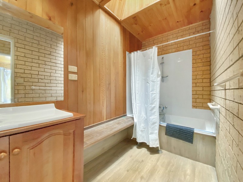 66a Medeas Cove Esplanade, St Helens TAS 7216