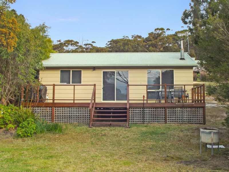 175 Main Road, Binalong Bay TAS 7216