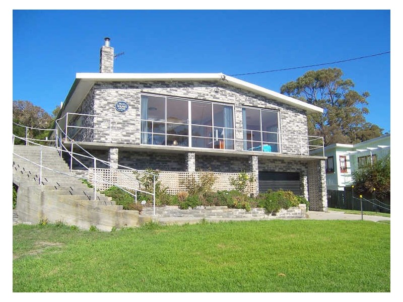 44 Main Road, Binalong Bay TAS 7216