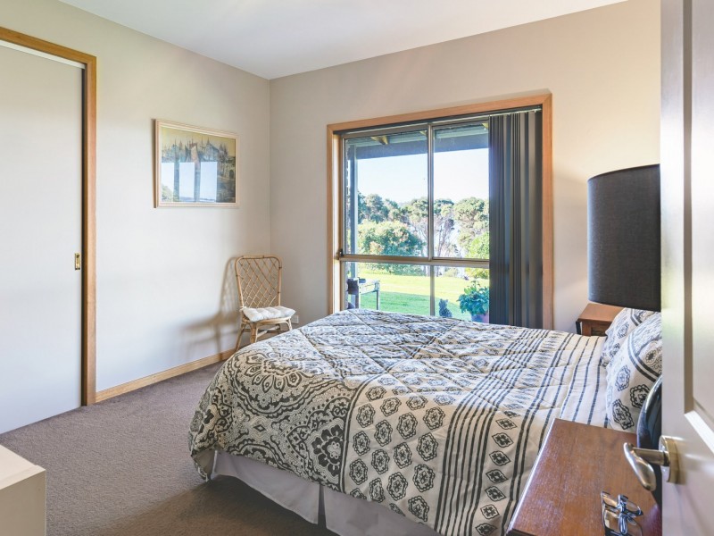 2/484 Binalong Bay Road, St Helens TAS 7216
