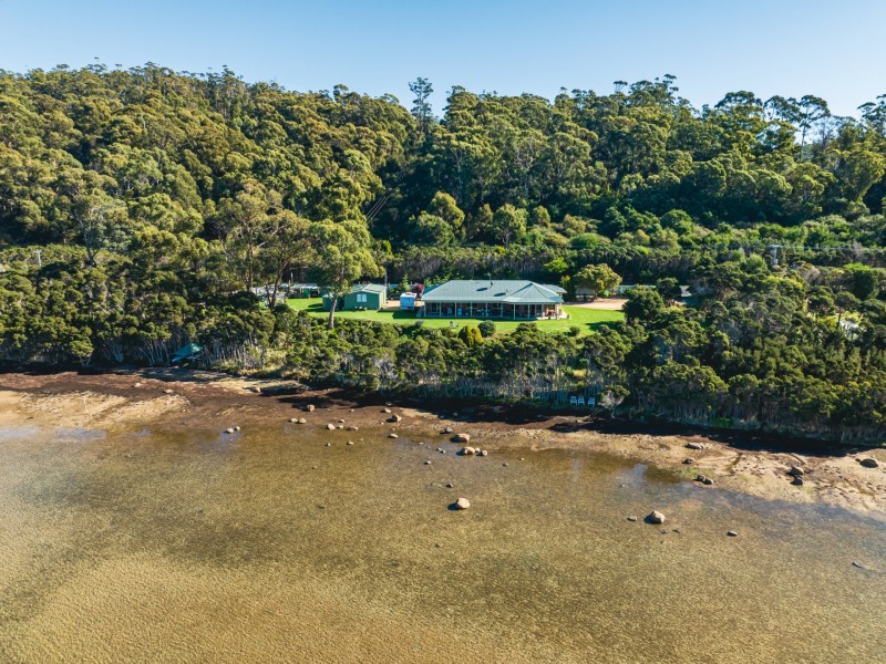 2/484 Binalong Bay Road, St Helens TAS 7216