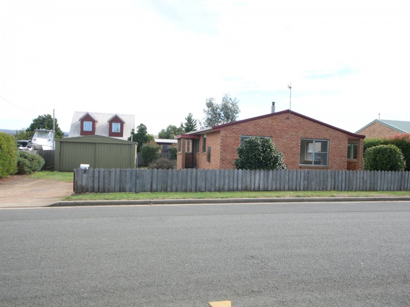 8 Shaw Street, Swansea TAS 7190