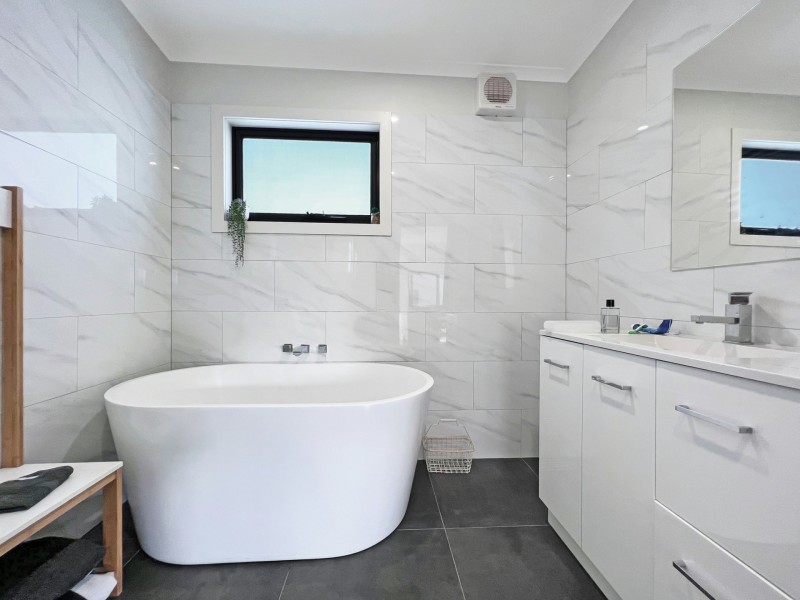 7 Halcyon Grove, St Helens TAS 7216