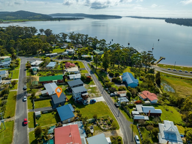 7 Halcyon Grove, St Helens TAS 7216