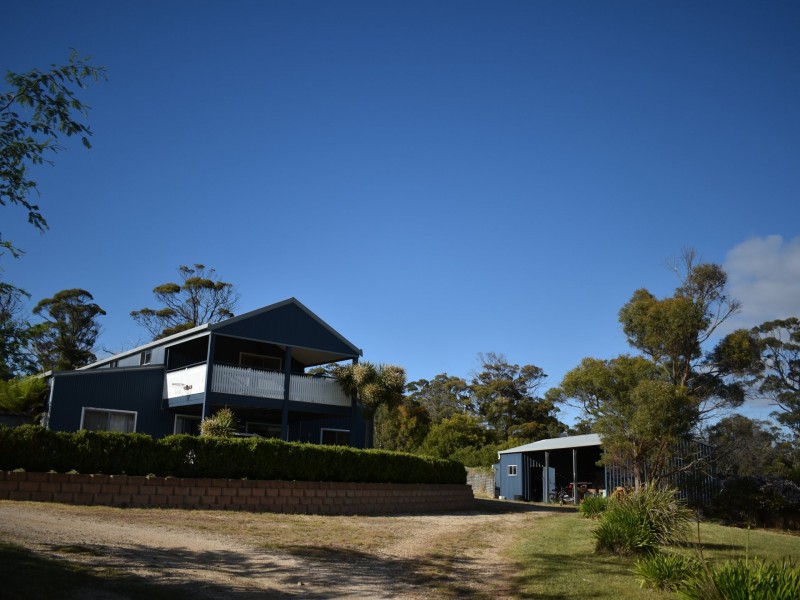 33 Coffey Drive, Binalong Bay TAS 7216