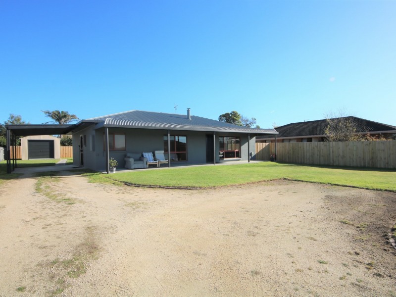 11 Lindsay Parade, St Helens TAS 7216